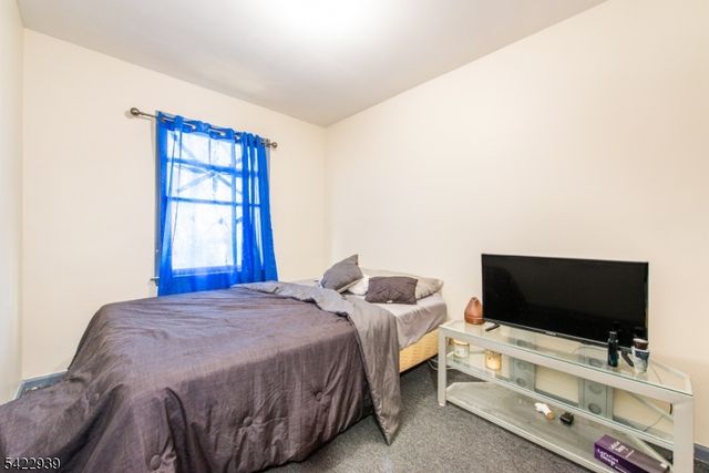 67 Cliff St, Paterson City, NJ 07522