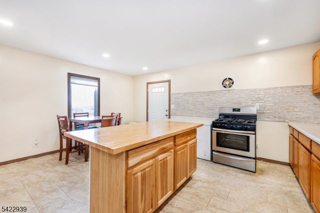 67 Cliff St, Paterson City, NJ 07522