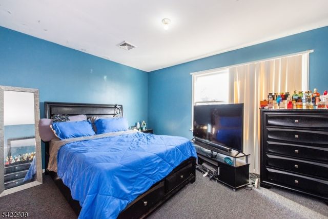 67 Cliff St, Paterson City, NJ 07522