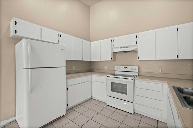 37139 GRASSY HILL LANE, Dade City, FL 33525