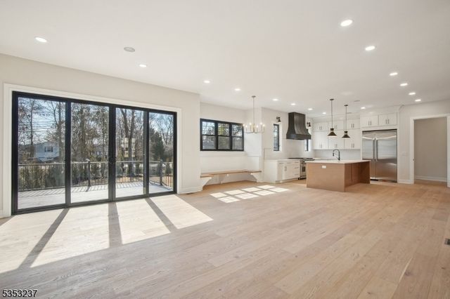 24 Rockwood Rd, Florham Park Boro, NJ 07932