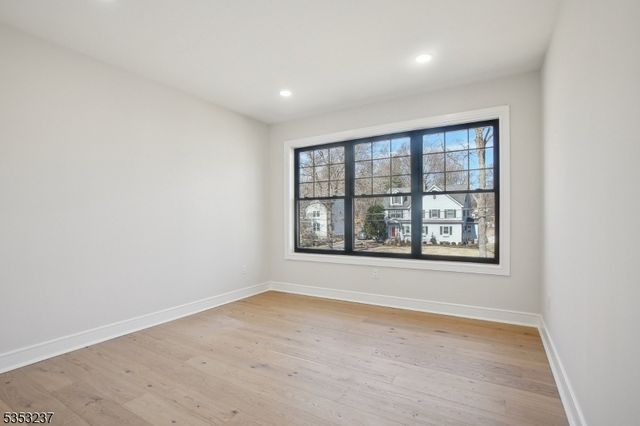 24 Rockwood Rd, Florham Park Boro, NJ 07932