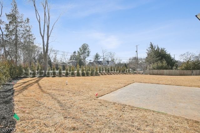 24 Rockwood Rd, Florham Park Boro, NJ 07932