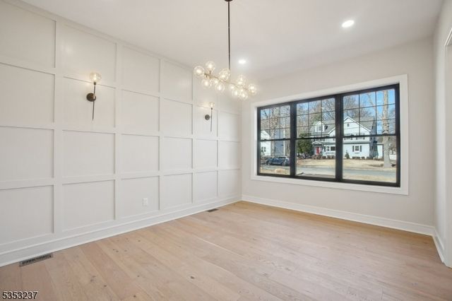 24 Rockwood Rd, Florham Park Boro, NJ 07932