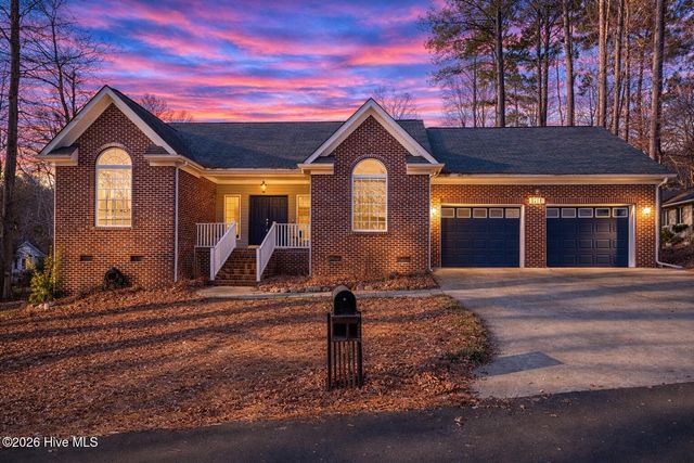 1711 Chateau Circle, Sanford, NC 27332