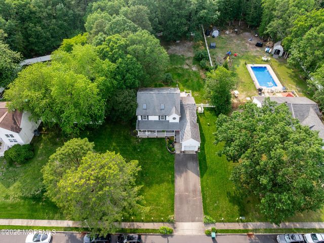12 Pamela Court, Jackson, NJ 08527