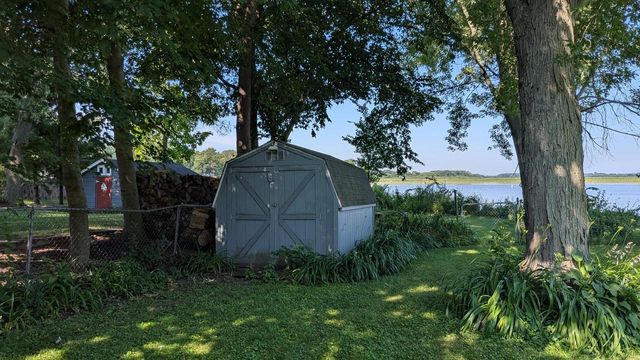 6630 Channel ROAD, Waterford, WI 53185