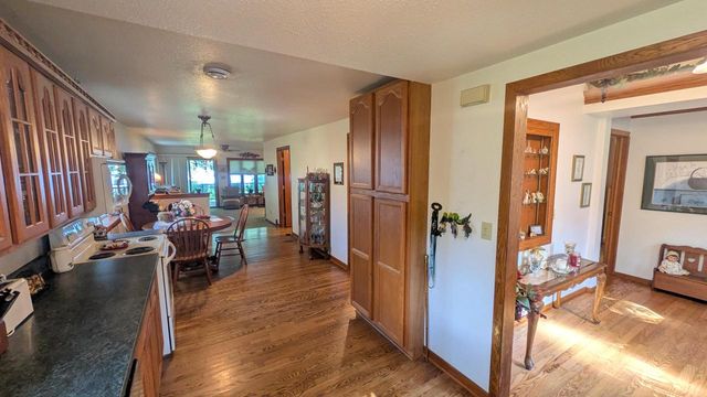 6630 Channel ROAD, Waterford, WI 53185