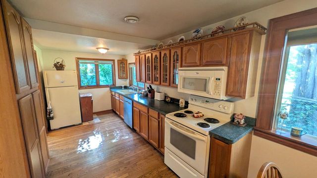 6630 Channel ROAD, Waterford, WI 53185