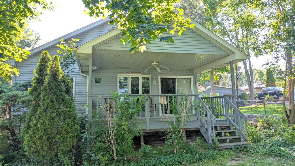 6630 Channel ROAD, Waterford, WI 53185