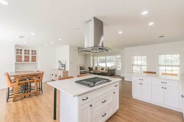3909 Trail Lake Drive, Fort Worth, TX 76109