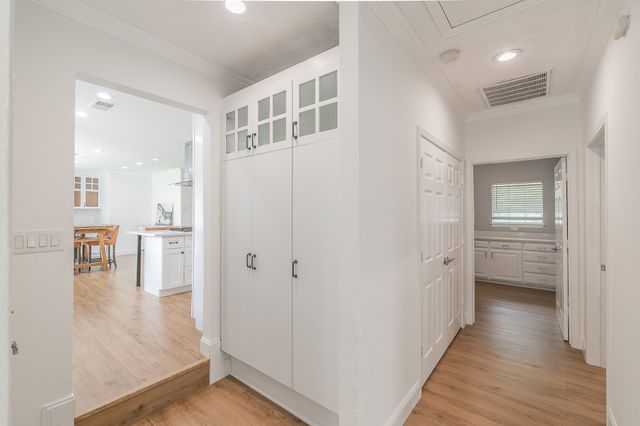 3909 Trail Lake Drive, Fort Worth, TX 76109