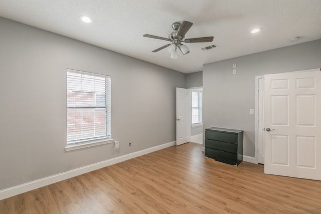 3909 Trail Lake Drive, Fort Worth, TX 76109