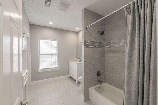 3909 Trail Lake Drive, Fort Worth, TX 76109