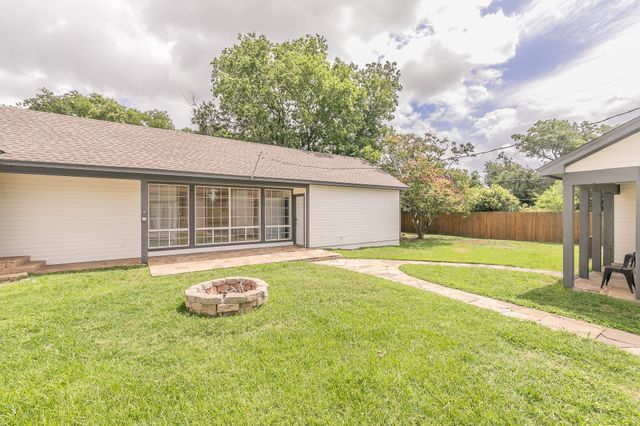 3909 Trail Lake Drive, Fort Worth, TX 76109