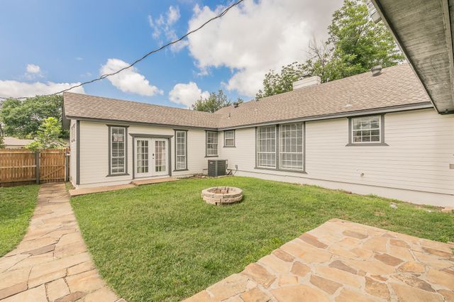3909 Trail Lake Drive, Fort Worth, TX 76109