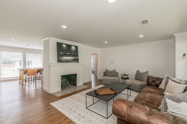 3909 Trail Lake Drive, Fort Worth, TX 76109