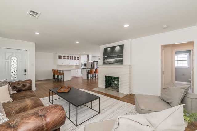 3909 Trail Lake Drive, Fort Worth, TX 76109