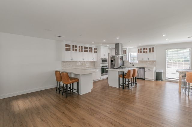 3909 Trail Lake Drive, Fort Worth, TX 76109