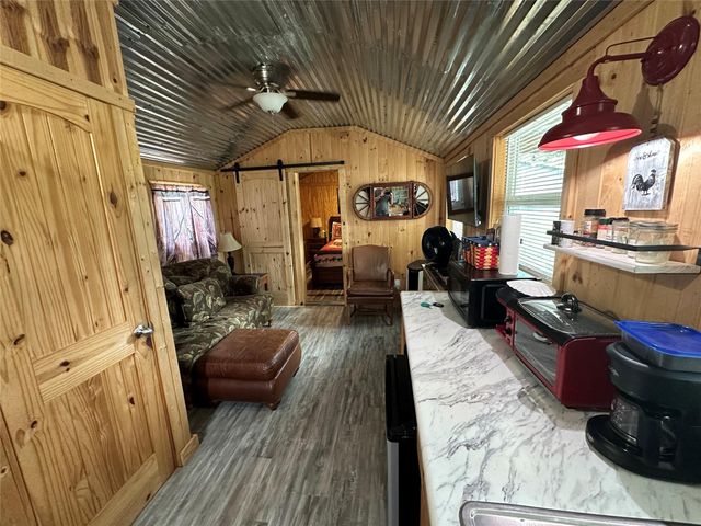 8775 I-45 S, Centerville, TX 75855