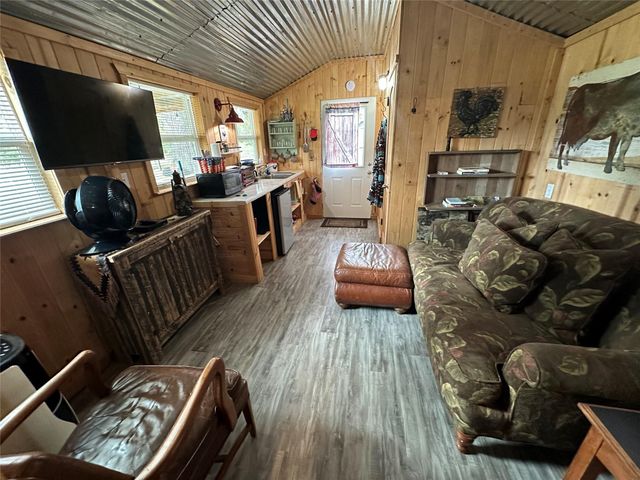 8775 I-45 S, Centerville, TX 75855