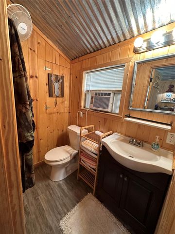 8775 I-45 S, Centerville, TX 75855