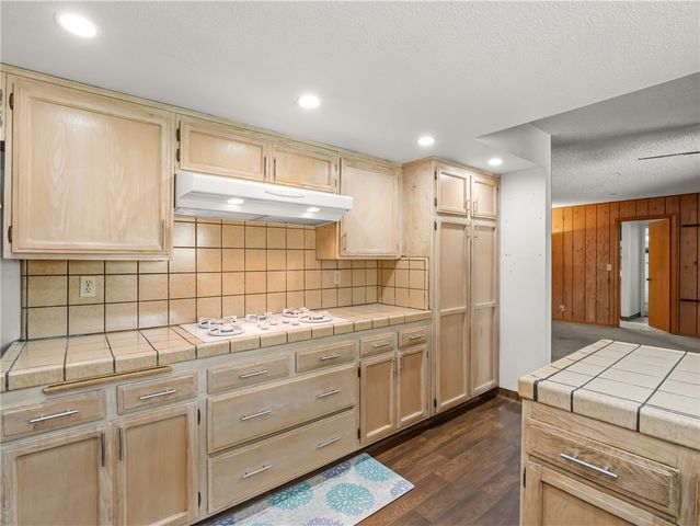 5197 E Hamilton, Fresno, CA 93727