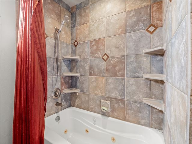 5197 E Hamilton, Fresno, CA 93727