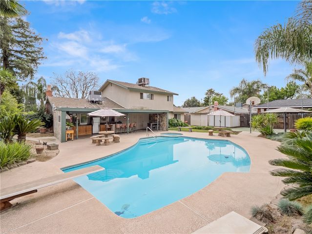 5197 E Hamilton, Fresno, CA 93727