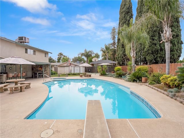 5197 E Hamilton, Fresno, CA 93727