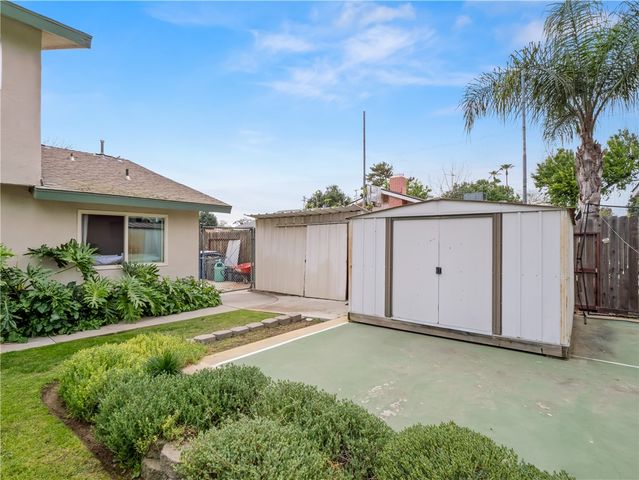 5197 E Hamilton, Fresno, CA 93727