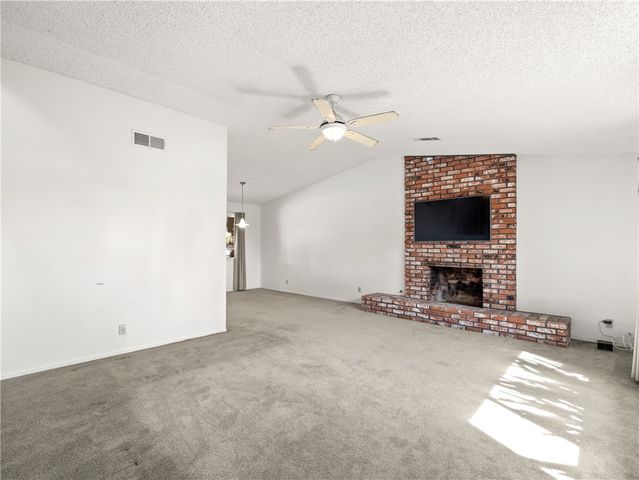 5197 E Hamilton, Fresno, CA 93727