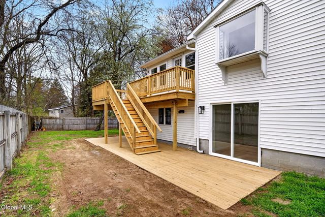 5 Greenridge Drive, Clifton Park, NY 12065