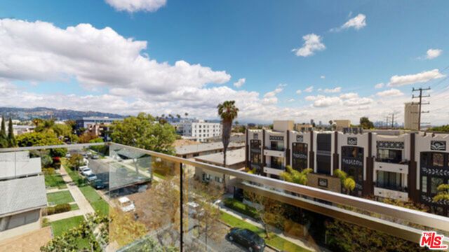 1143 Glenville Drive 301, Los Angeles, CA 90035