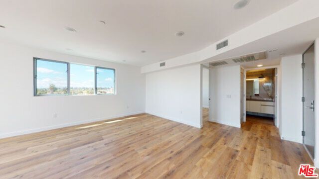 1143 Glenville Drive 301, Los Angeles, CA 90035