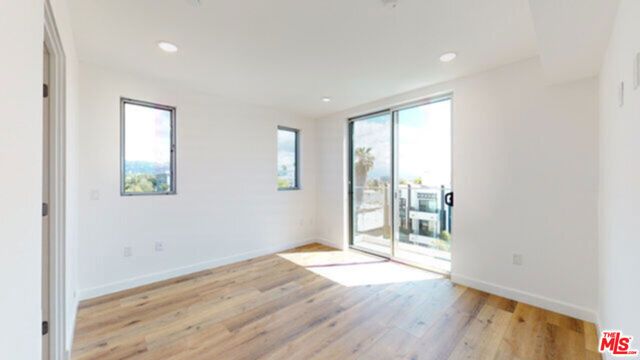 1143 Glenville Drive 301, Los Angeles, CA 90035