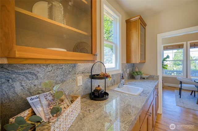 6432 166th Place SE, Bellevue, WA 98006