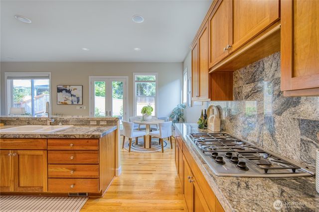 6432 166th Place SE, Bellevue, WA 98006