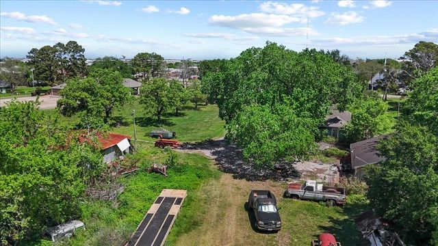118 Staffordshire Road, Stafford, TX 77477