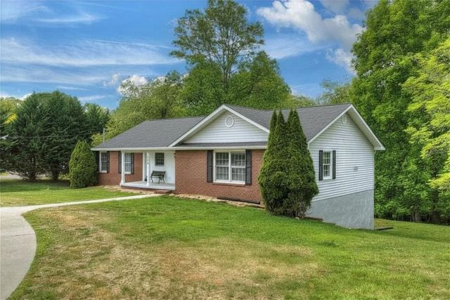 380 Lavista Drive, Blue Ridge, GA 30513