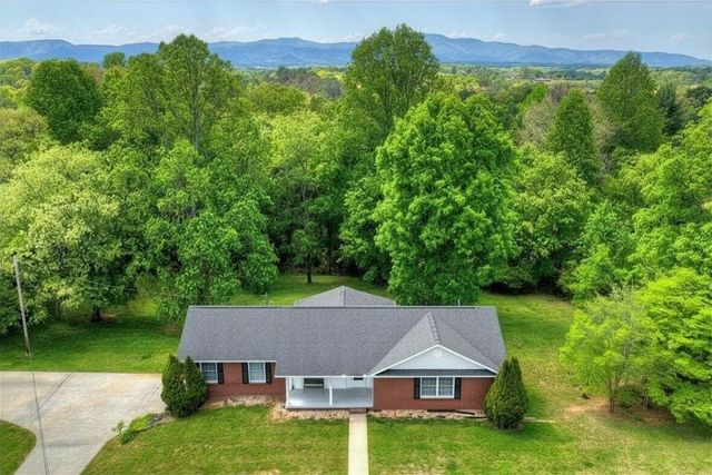 380 Lavista Drive, Blue Ridge, GA 30513