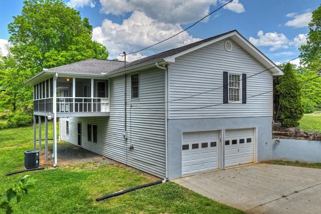 380 Lavista Drive, Blue Ridge, GA 30513
