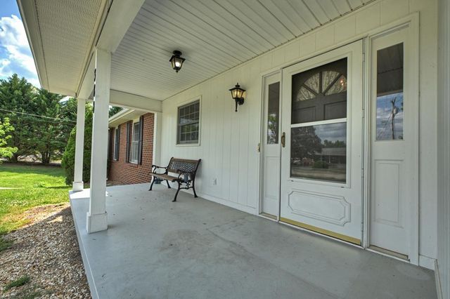 380 Lavista Drive, Blue Ridge, GA 30513