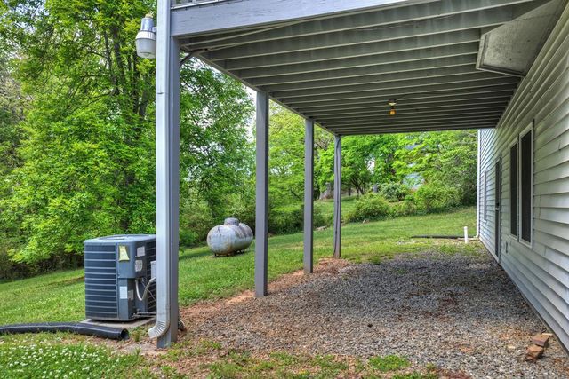 380 Lavista Drive, Blue Ridge, GA 30513
