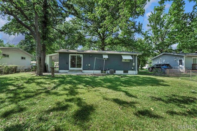 1016 Forestwood Drive, Ferguson, MO 63135