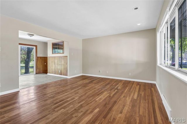 1016 Forestwood Drive, Ferguson, MO 63135
