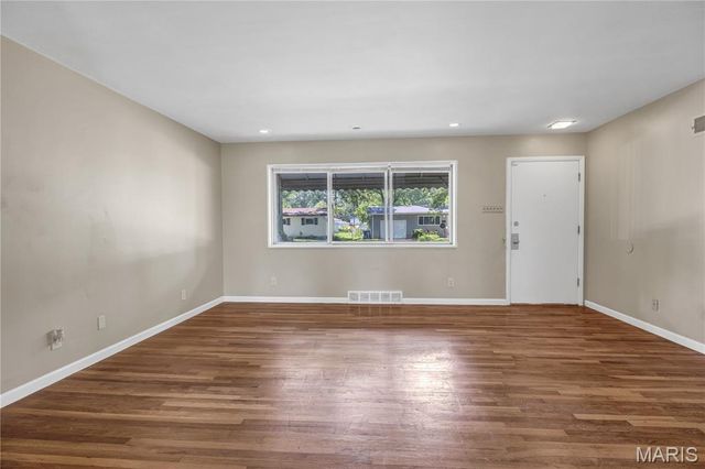 1016 Forestwood Drive, Ferguson, MO 63135