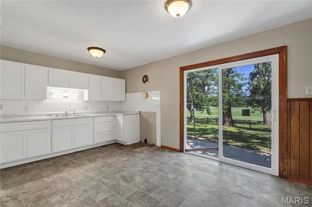 1016 Forestwood Drive, Ferguson, MO 63135