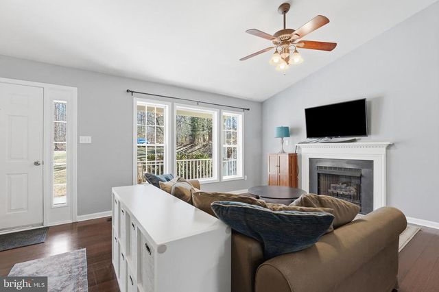 6052 BILAL CT, Jeffersonton, VA 22724