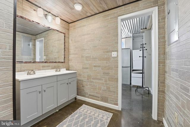 6052 BILAL CT, Jeffersonton, VA 22724